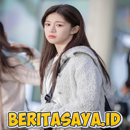 7 Gaya Go Yoon Jung Pakai Bajunya Sendiri di Drakor Resident Playbook: Stylish Banget!