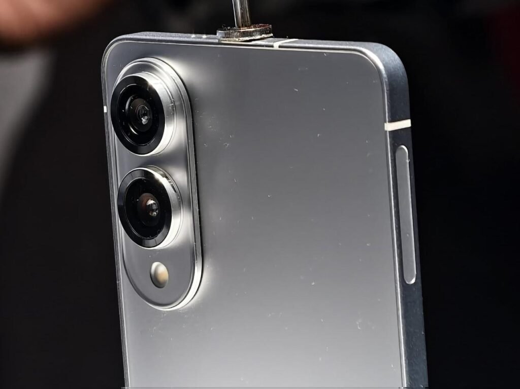 IPhone 17 Diburu di Jakarta 2025: Antrean, Harga, dan Promo Operator