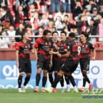 Lee Ho-jae (25, Pohang Steelers) scored multiple goals to lead the team to victory.Pohang won 2-0 ag..
