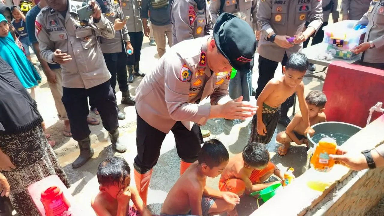 Air untuk Bertahan: Polda Sumbar Bangun 40 Sumur Bor bagi Warga Terdampak Bencana di Agam